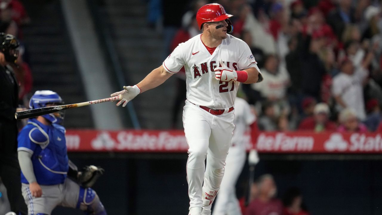 Trout's 3-run homer powers Angels' rally past Toronto, 9-5
