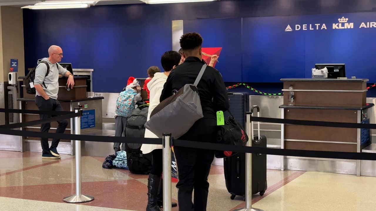 Blue Grass Airport sees near pre-pandemic travelers this holiday