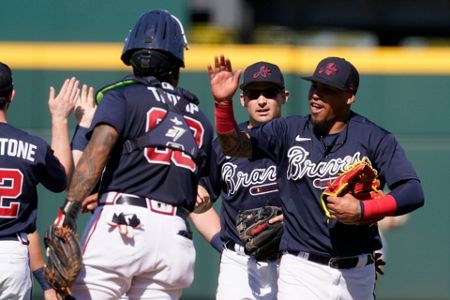 Braves make surprise lineup change with William Contreras: What