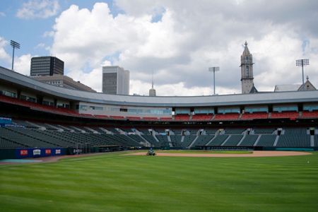 Blue Jays win Sahlen Field debut on walk-off hit