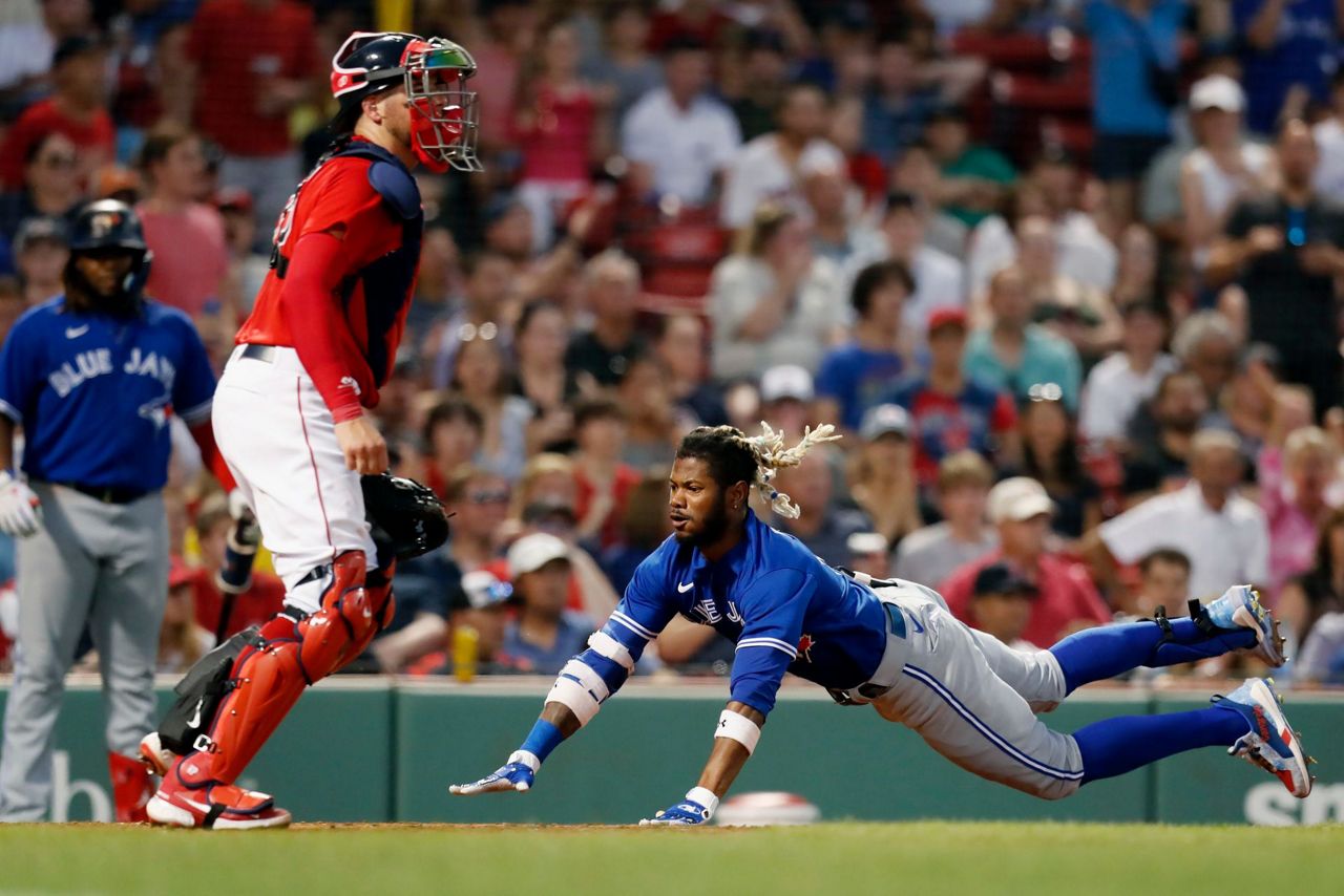 Tapia Inside The Park Slam Lifts Blue Jays Over Red Sox 28 5 1655