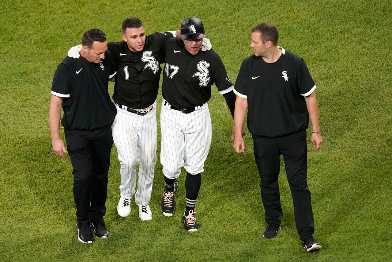 White Sox OF Robert could miss rest of year with hip injury