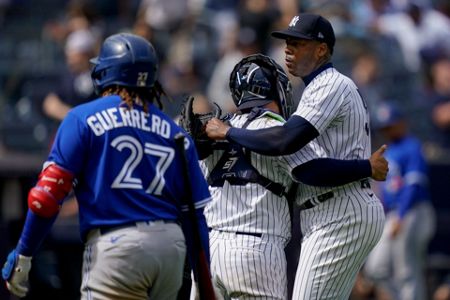 Gleyber day: Torres' 5 RBIs lead surging Yanks over Jays 5-3