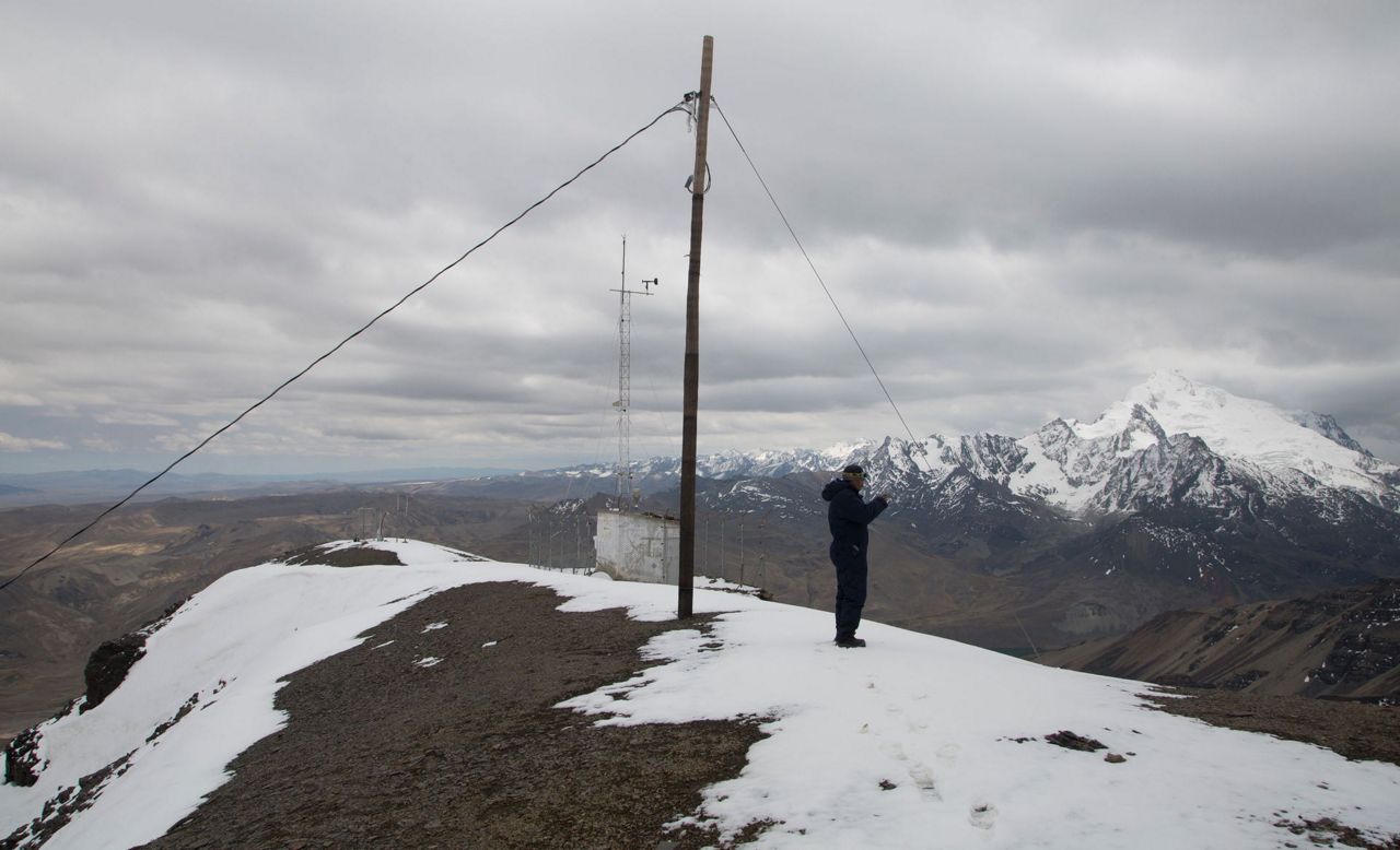 Bolivian observatory collects data as glaciers melt