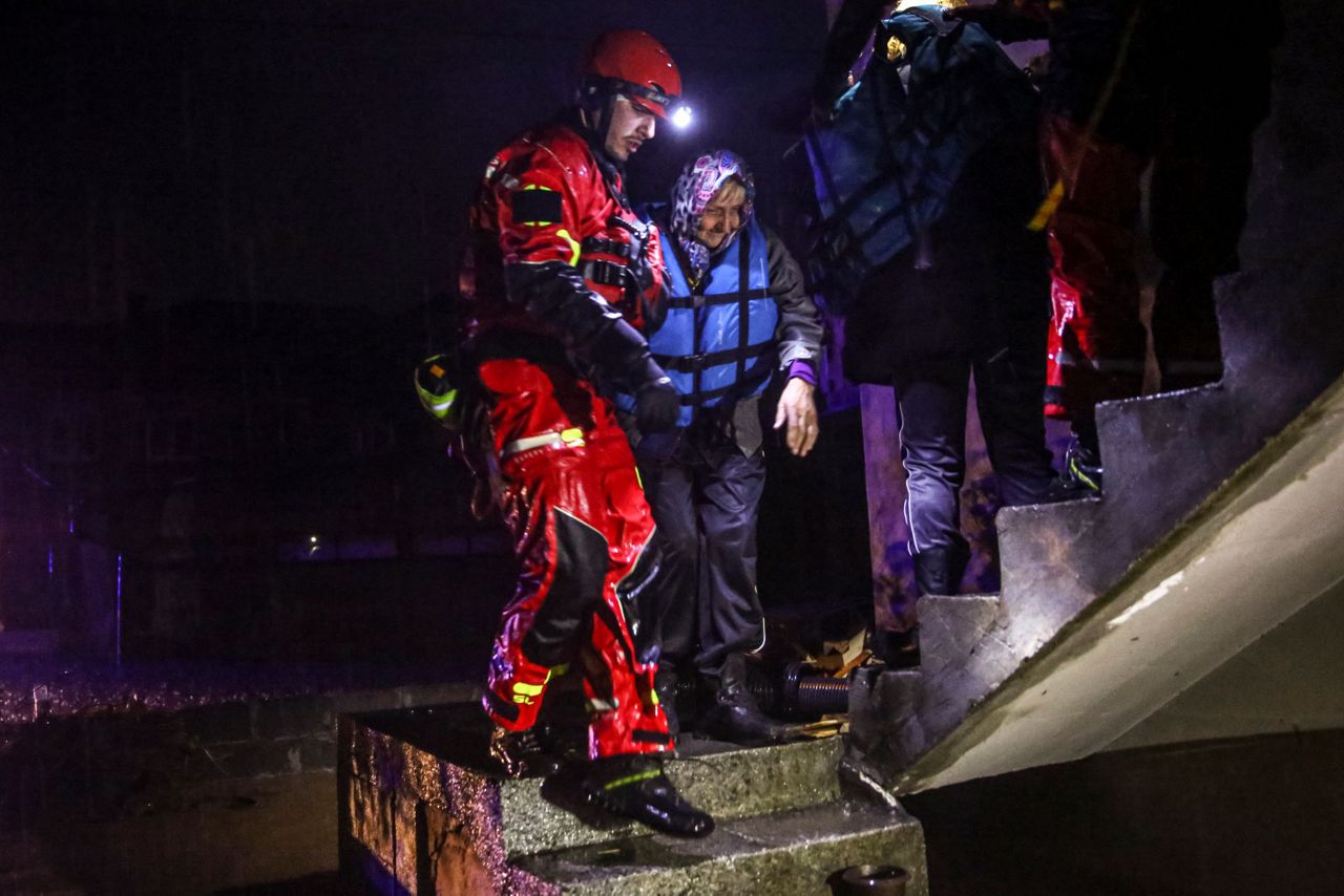 Flash floods in Bosnia prompt evacuations, school closures