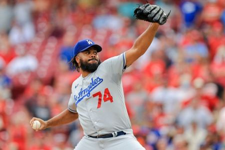 Braves sign free-agent closer Kenley Jansen