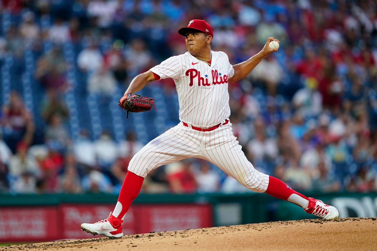 Stott leads Phillies to 64 comeback victory over Braves