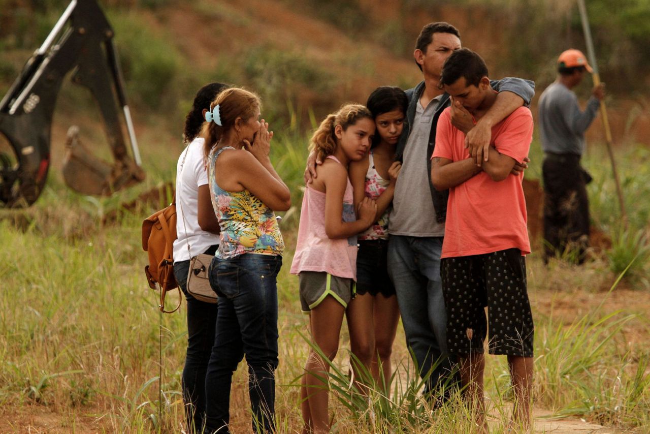 Families still waiting for IDs of dead in Brazil prison riot