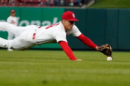 Edman's 2nd straight walk-off hit off Hader gives Cardinals 5-4 win