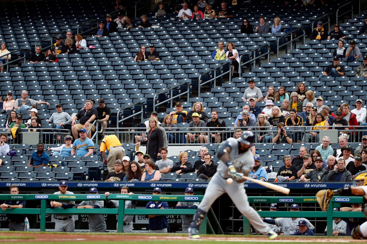 Moustakas goes deep twice, Brewers top Pirates 115