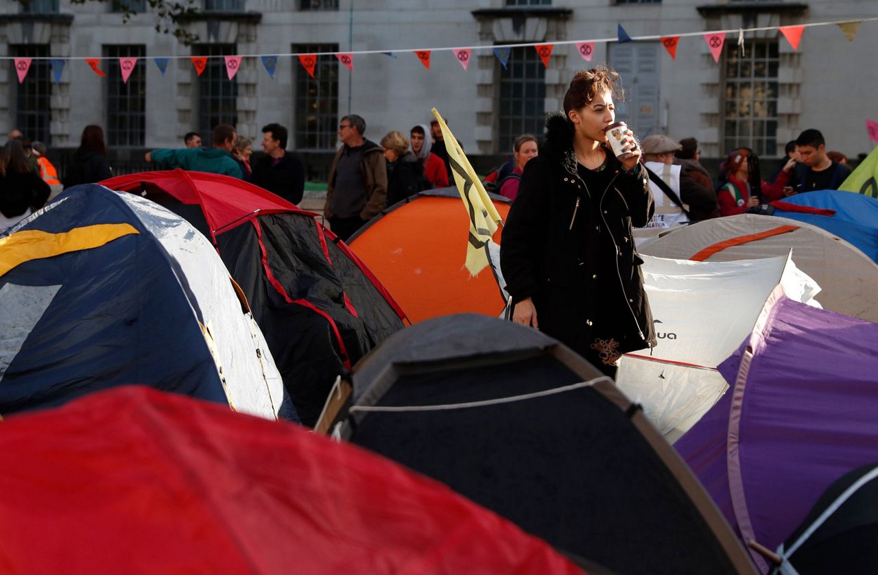 Climate activists block roads, protest in Australian cities