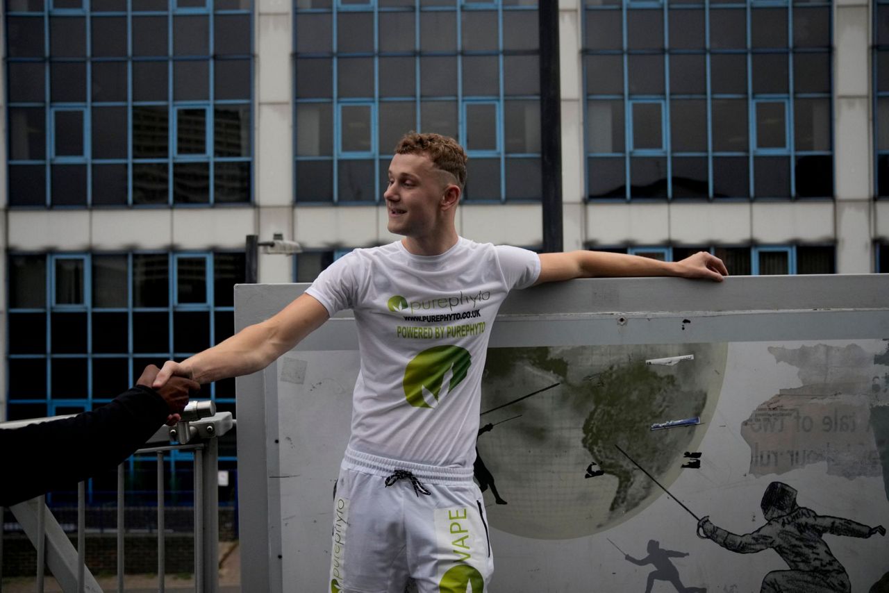 Embrace fear Free climber scales another London skyscraper