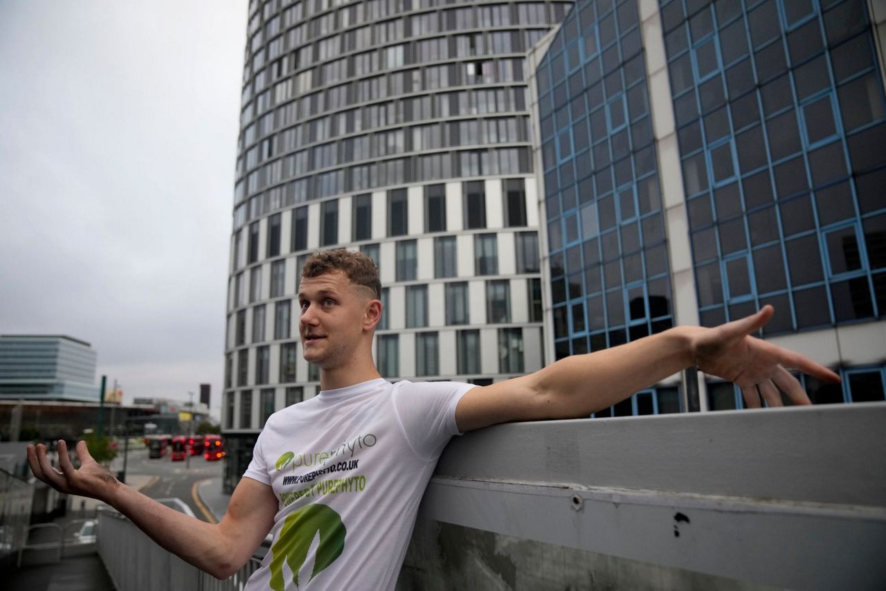 Embrace Fear Free Climber Scales Another London Skyscraper