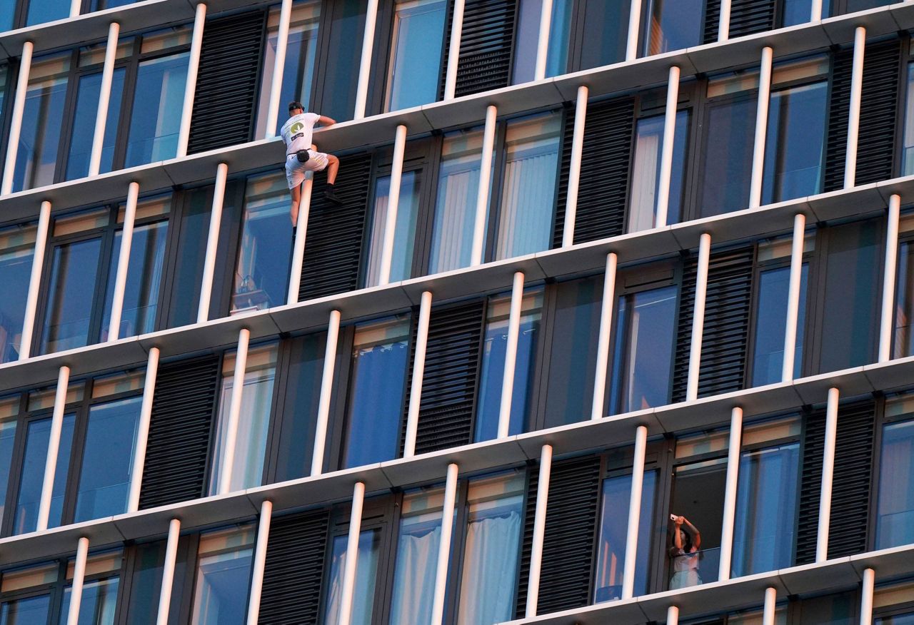 Embrace fear Free climber scales another London skyscraper