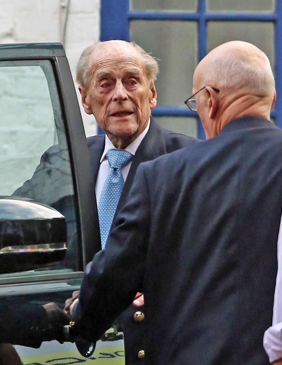 Prince Philip leaves hospital to join Queen for Christmas