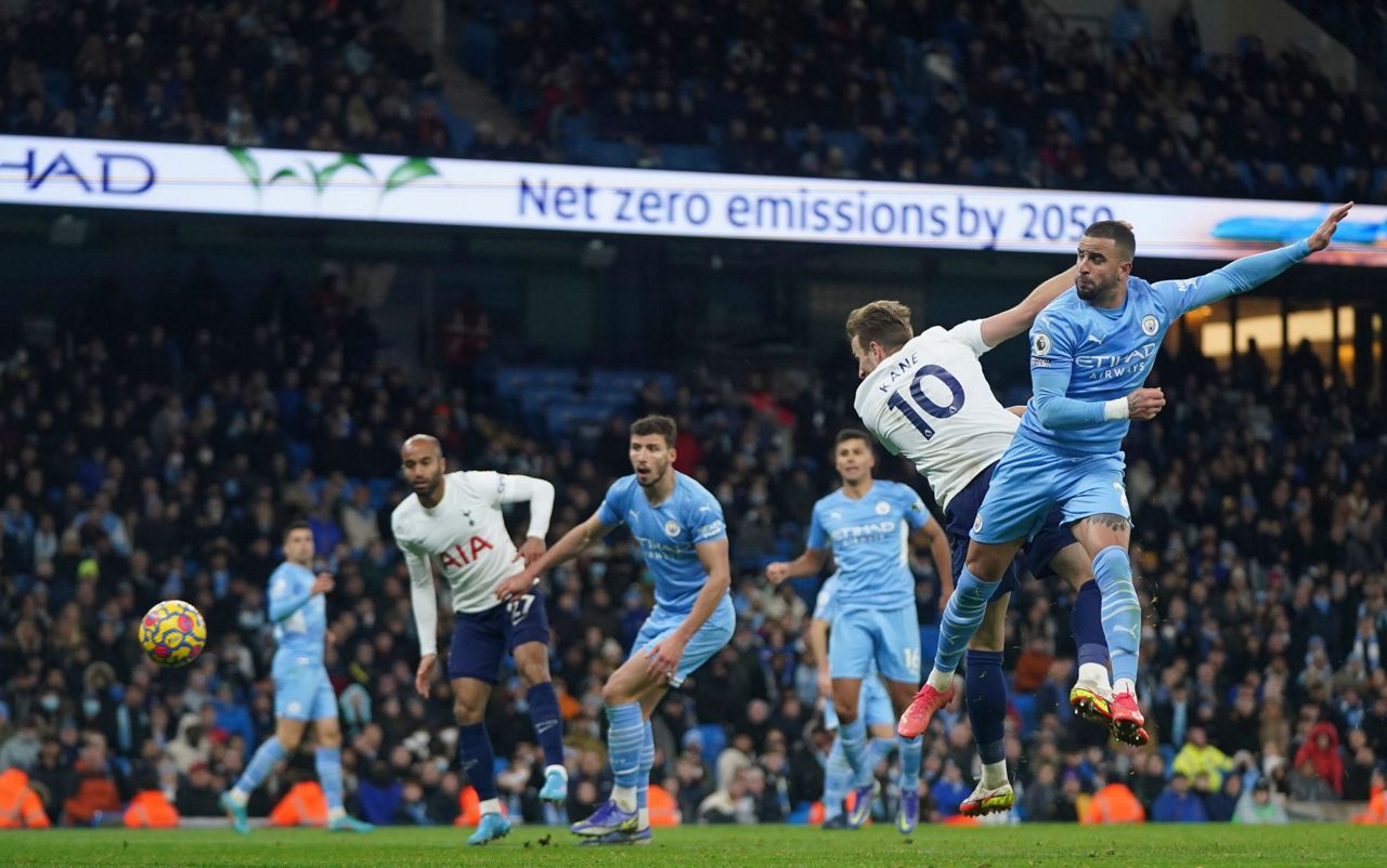 Man city tottenham live. Сити Тоттенхэм. Manchester City Tottenham. Манчестер Сити Тоттенхэм фото. Тоттенхэм ман Сити 5 февраля.