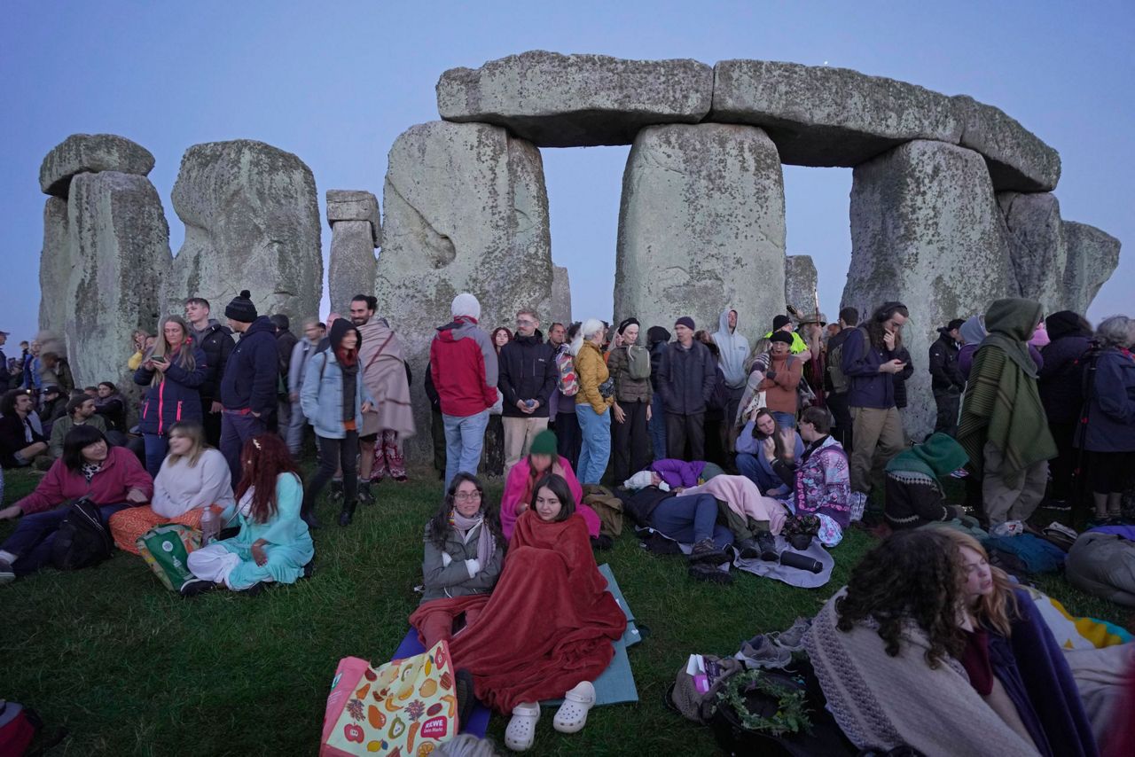 Thousands gather at Stonehenge for annual ritual marking the summer