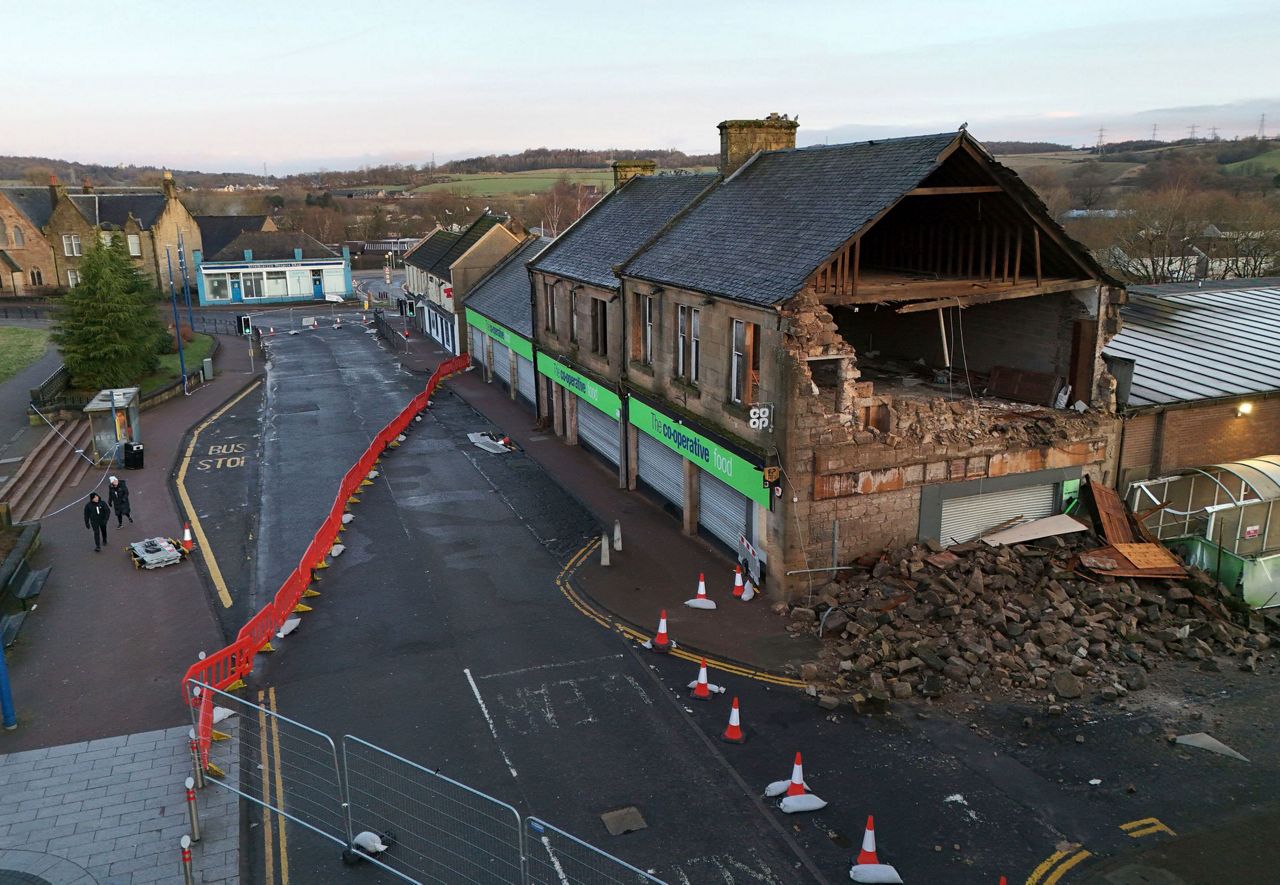 Thousands in Ireland still without power as officials say Storm Éowyn ...