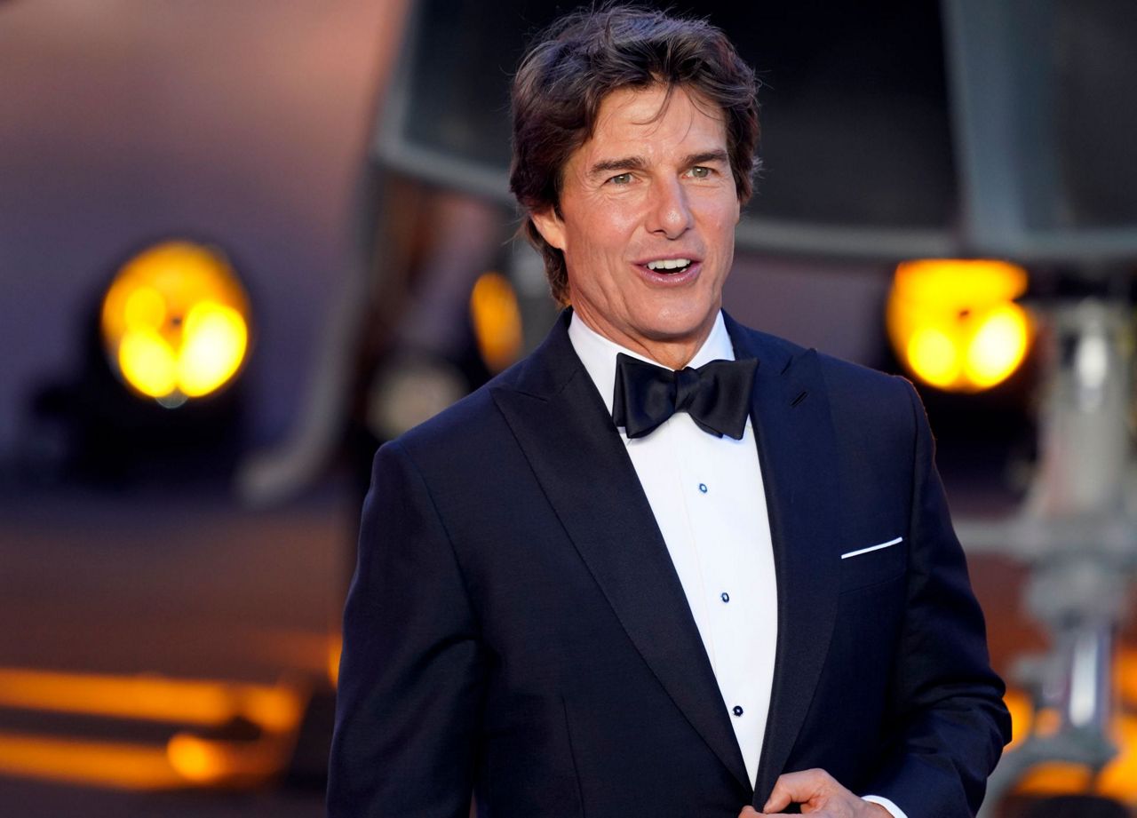 Prince William, Kate join Tom Cruise for 'Top Gun' premiere