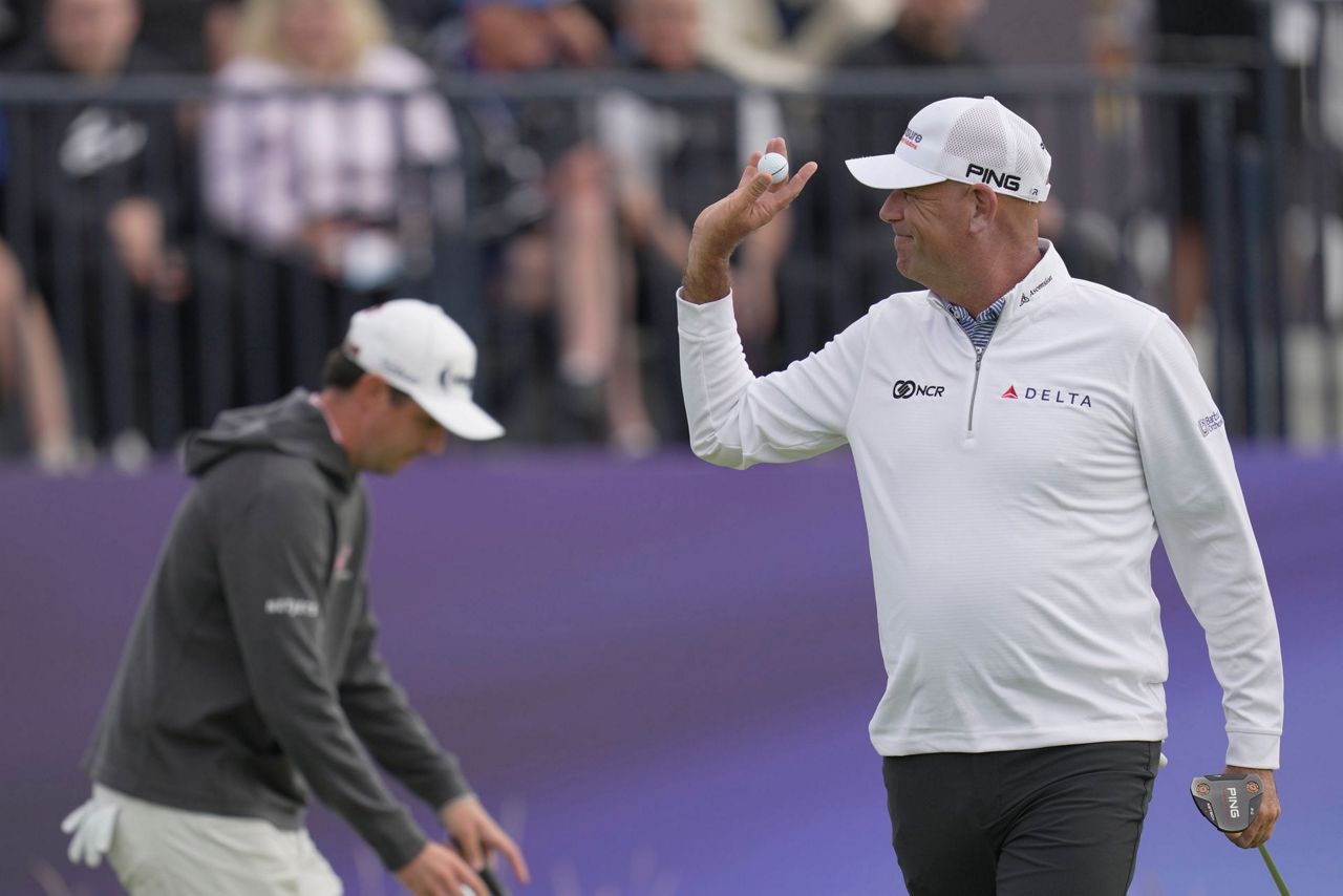 Stewart Cink opens with 68 and thinks he can win British Open at age 50