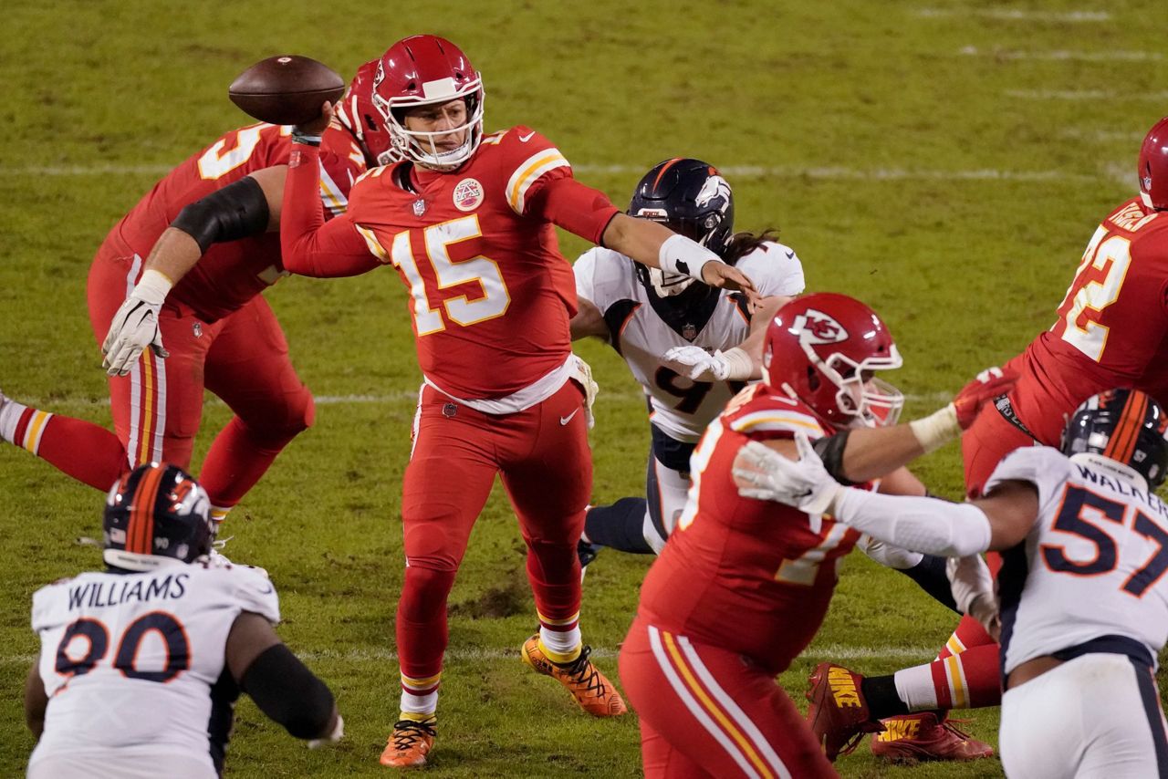 Patrick Mahomes: Chiefs QB recalls what he learned as a rookie - Sports  Illustrated