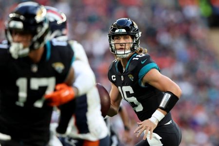 Agnew inactive for Jaguars against Broncos at Wembley