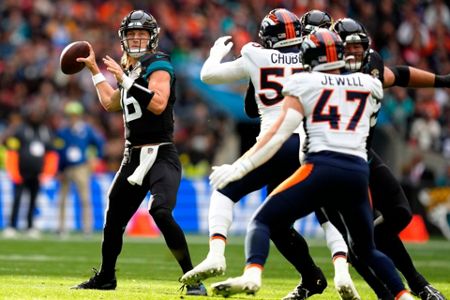 Agnew inactive for Jaguars against Broncos at Wembley