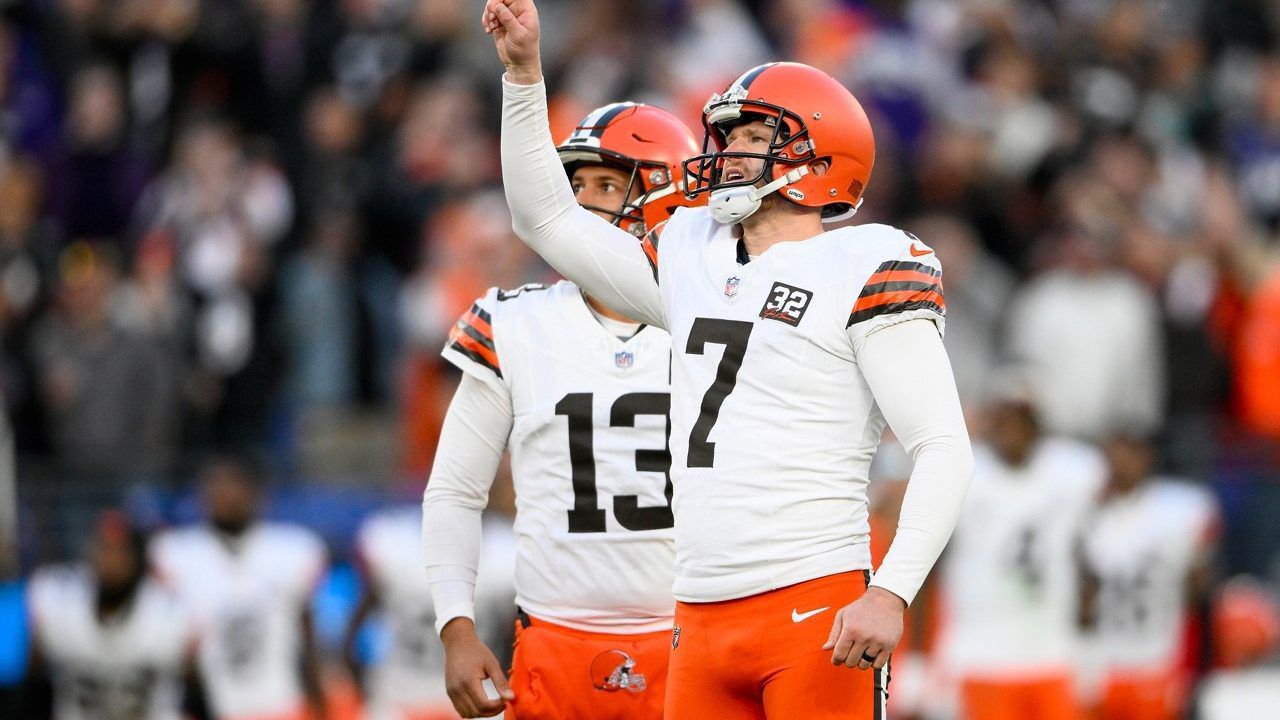 Browns' kicker Hopkins expected to sit out against Texans