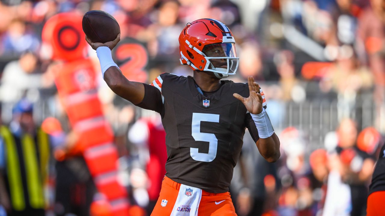 Cleveland Browns quarterback Jameis Winston (5) passes in the second half of an NFL football game against the Cincinnati Bengals, Sunday, Oct. 20, 2024, in Cleveland. 