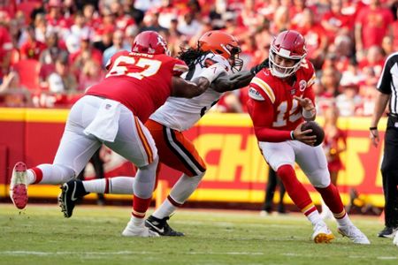 Browns vs. Chiefs Final Score: Kansas City rallies in second half, wins  33-29 - Dawgs By Nature