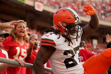 Browns vs. Chiefs Final Score: Kansas City rallies in second half, wins  33-29 - Dawgs By Nature