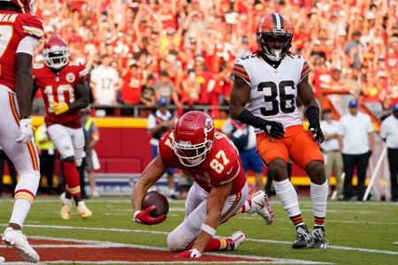 Browns vs. Chiefs Final Score: Kansas City rallies in second half, wins 33- 29 - Dawgs By Nature