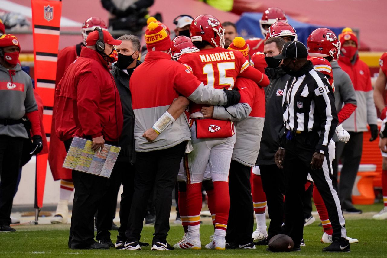 The Latest: Mahomes rallies Chiefs to win over Browns