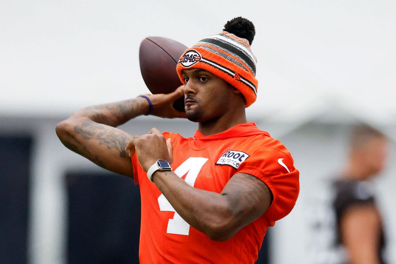 Deshaun Watson changes mind, QB accepts trade to join Browns