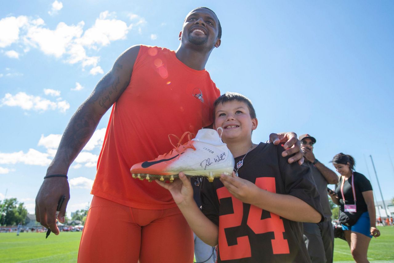 Deshaun Watson Gets Muted Reaction At Browns' Open Practice