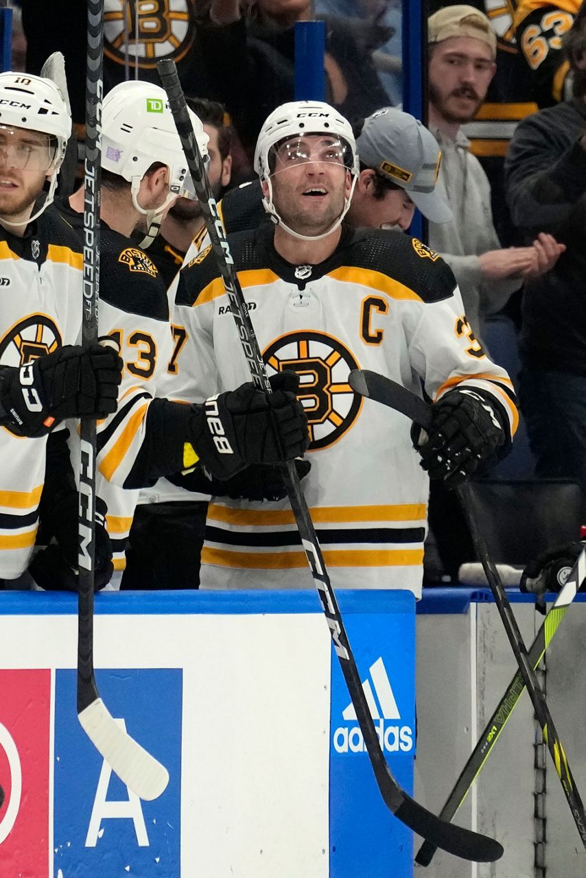 Bergeron Gets 1,000th Point, Streaking Bruins Beat Lightning