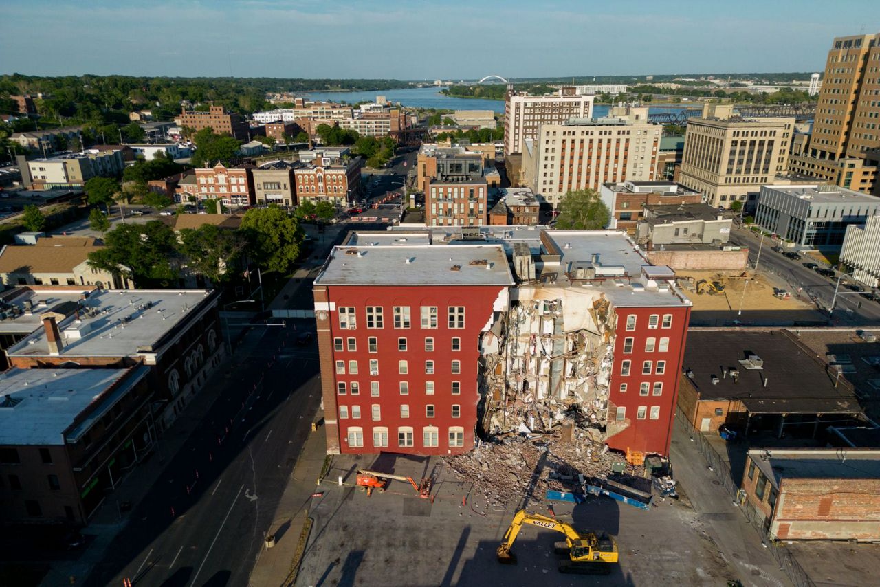 Woman rescued from partially collapsed Iowa apartment building amid ...