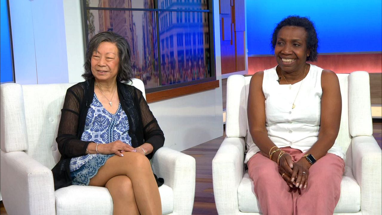 Best friends inspire millions with story of support