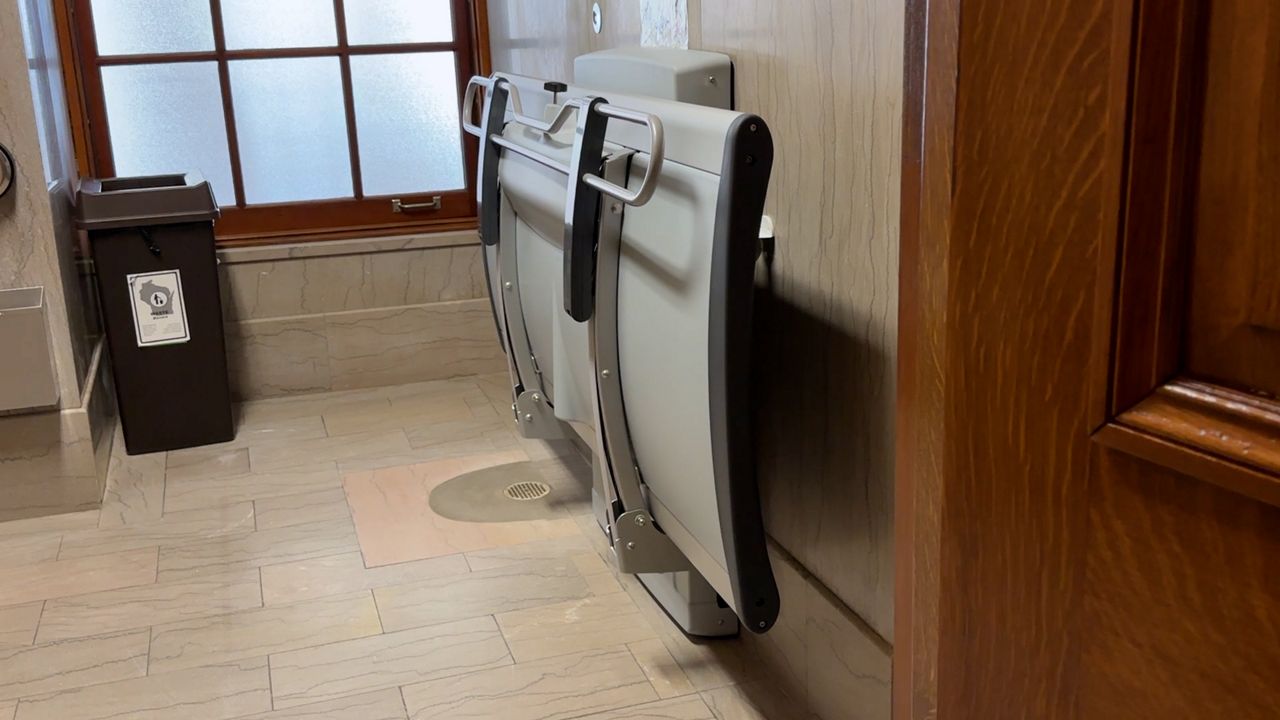 Floor sales changing station