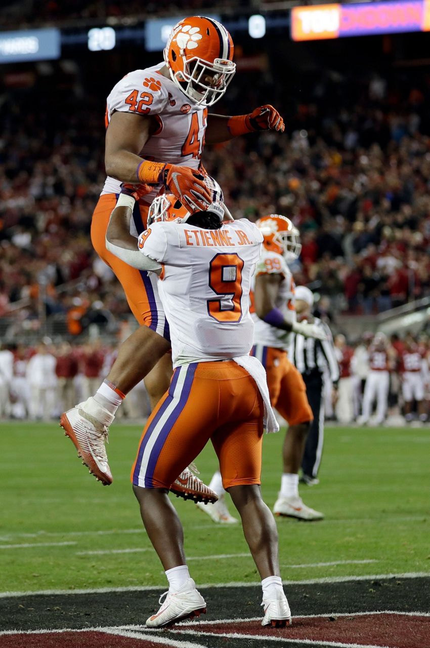 No. 2 Clemson uses big moments to topple top-ranked Alabama