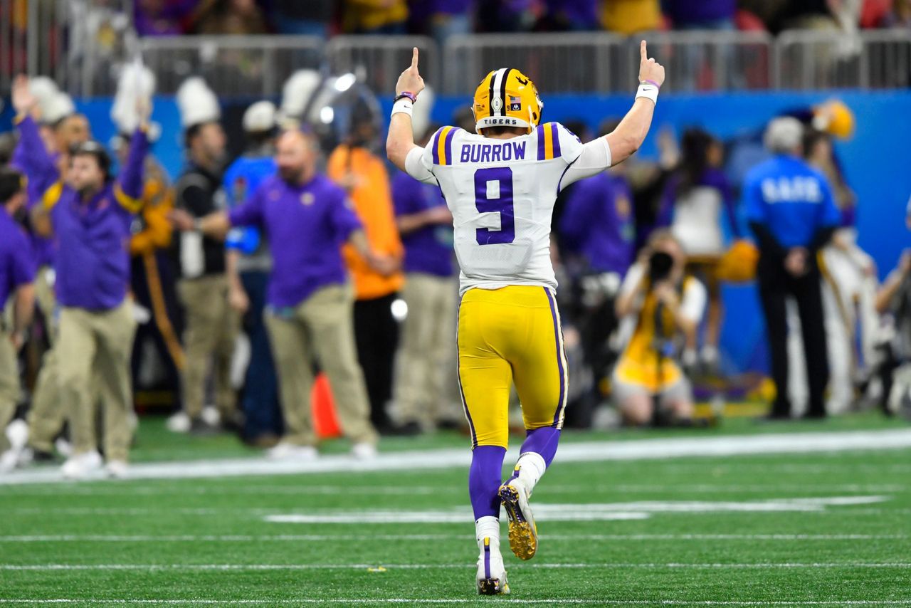 Watch: Randy Moss celebrates after son Thaddeus scores TD in playoff game