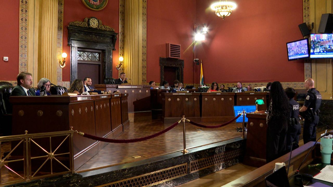 Columbus City Council approves youth curfew changes