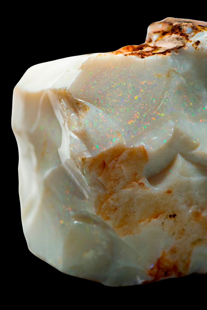 Huge opal sells for 125K at Alaska auction