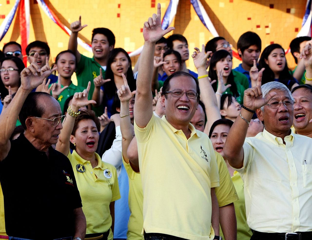 Philippine democracy scion, ex-leader Benigno Aquino dies