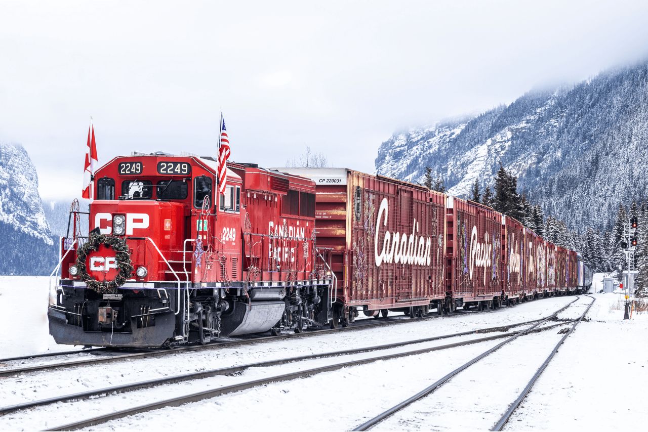 CP Holiday Train CPKC 1014 1