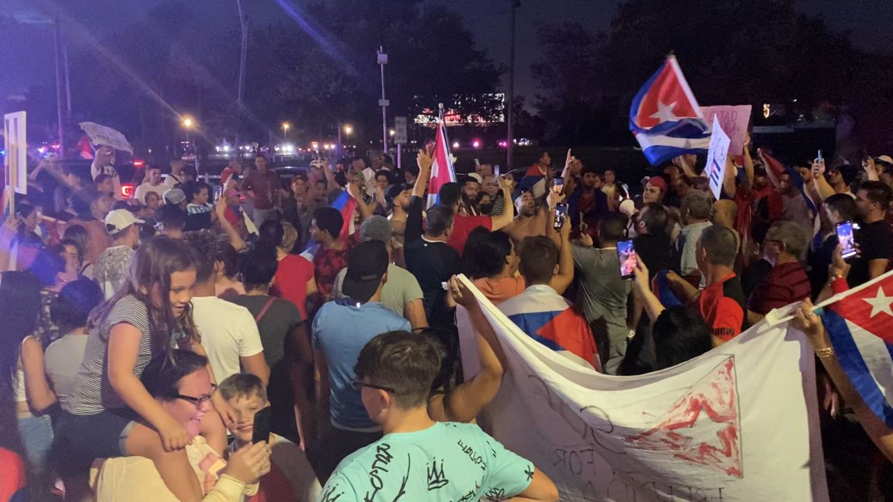 A pro-democracy Cuba protest continued into the night (Spectrum News/Trevor Pettiford)