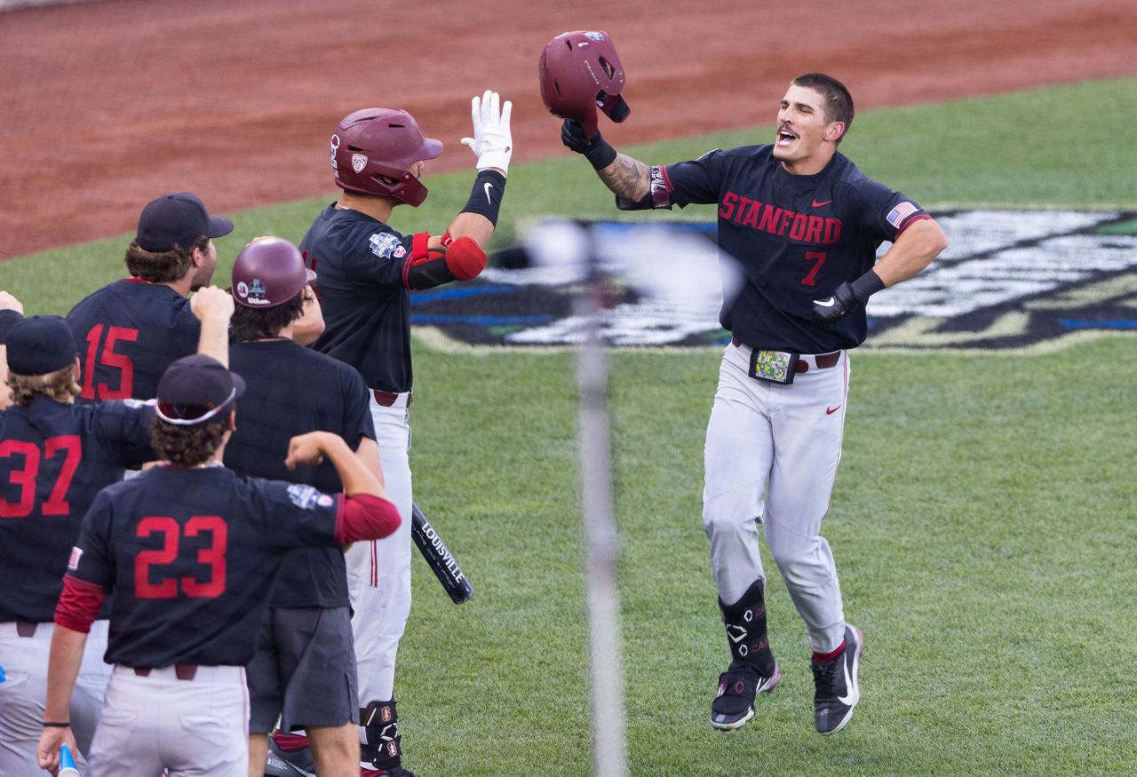 Vandy scores on wild pitch in 9th, beats Stanford 65 at CWS