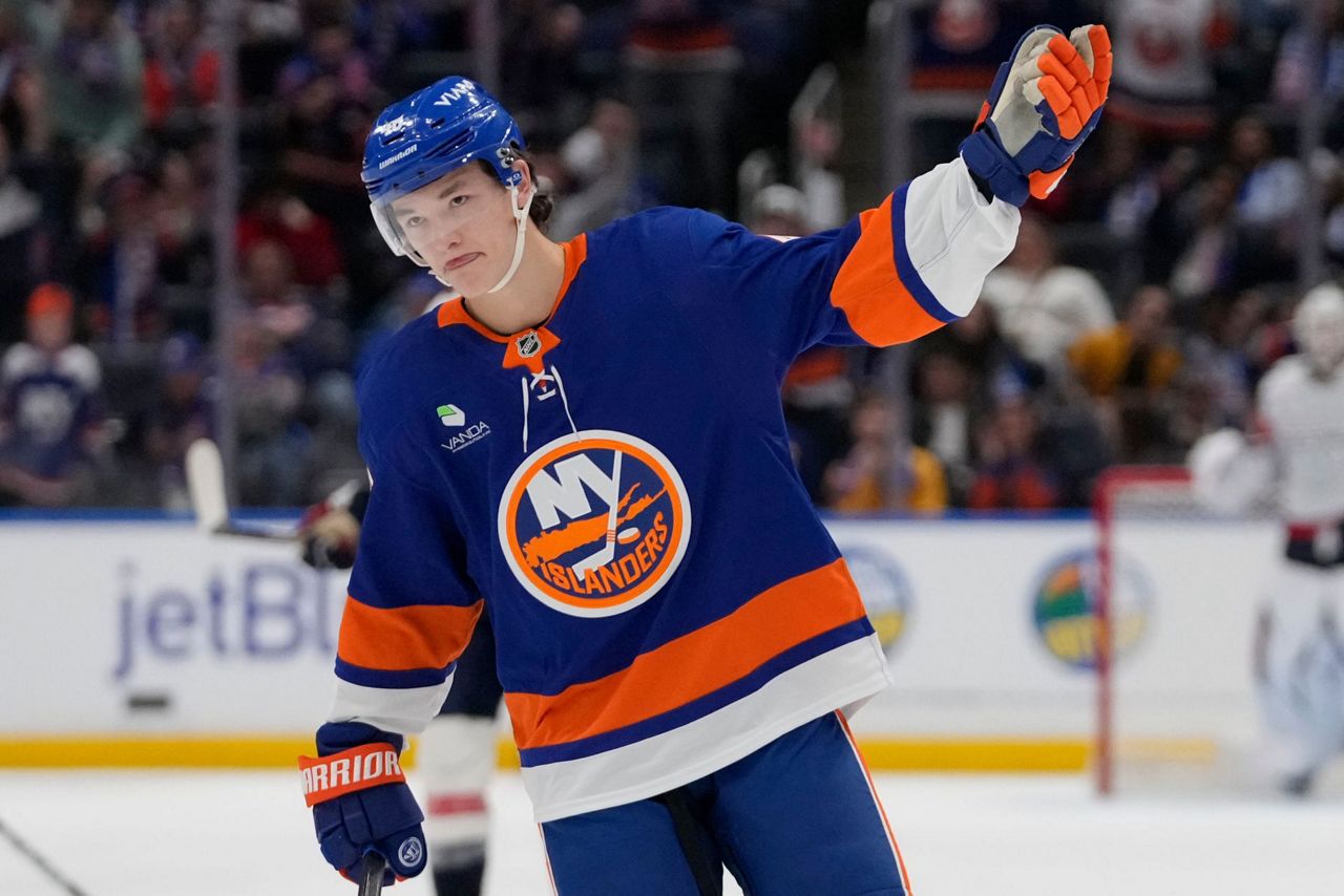 Islanders' Matthew Schaefer is the unanimous Calder Trophy choice as ...