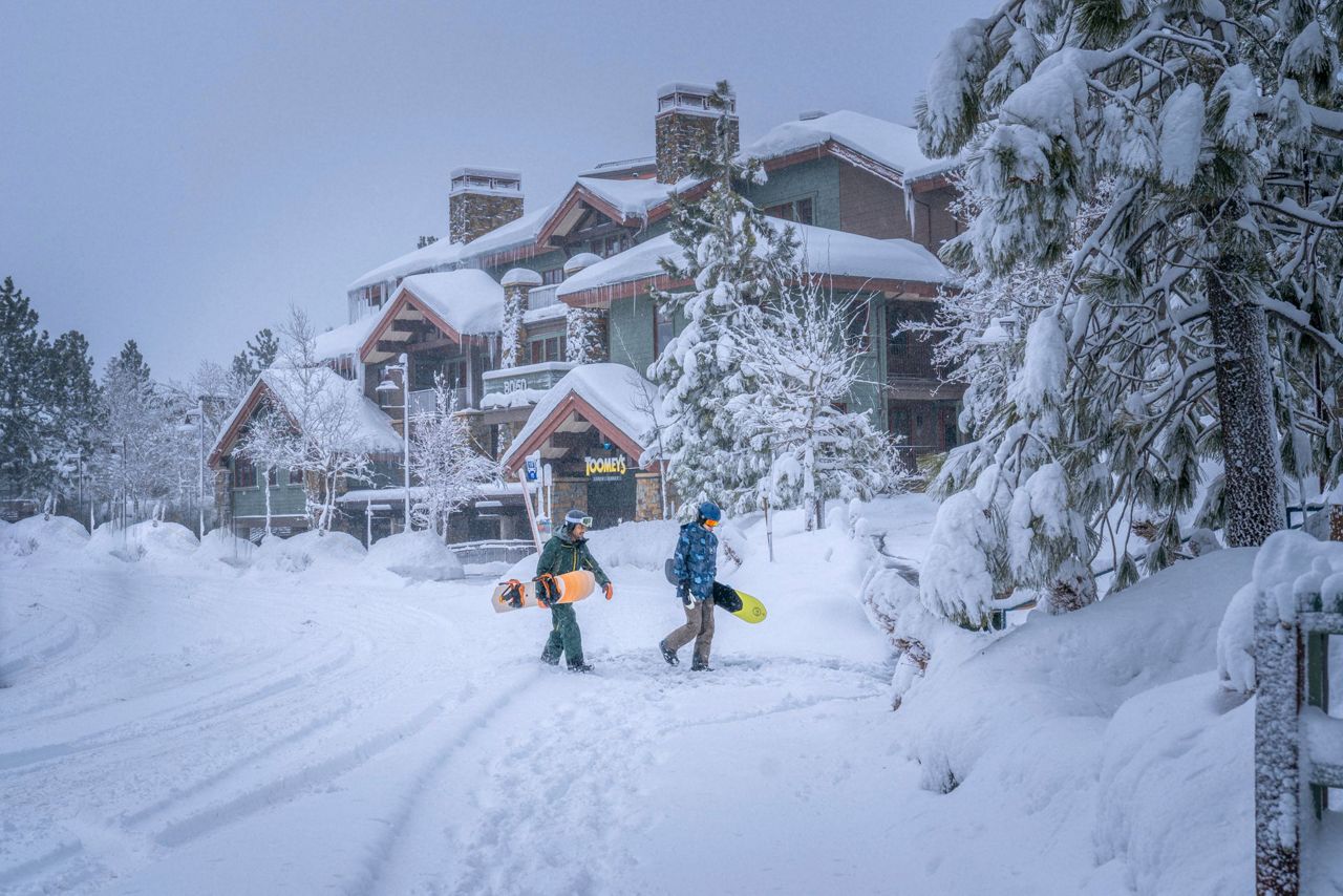 Blizzard warning of up to 10 feet of snow in the Sierra could make