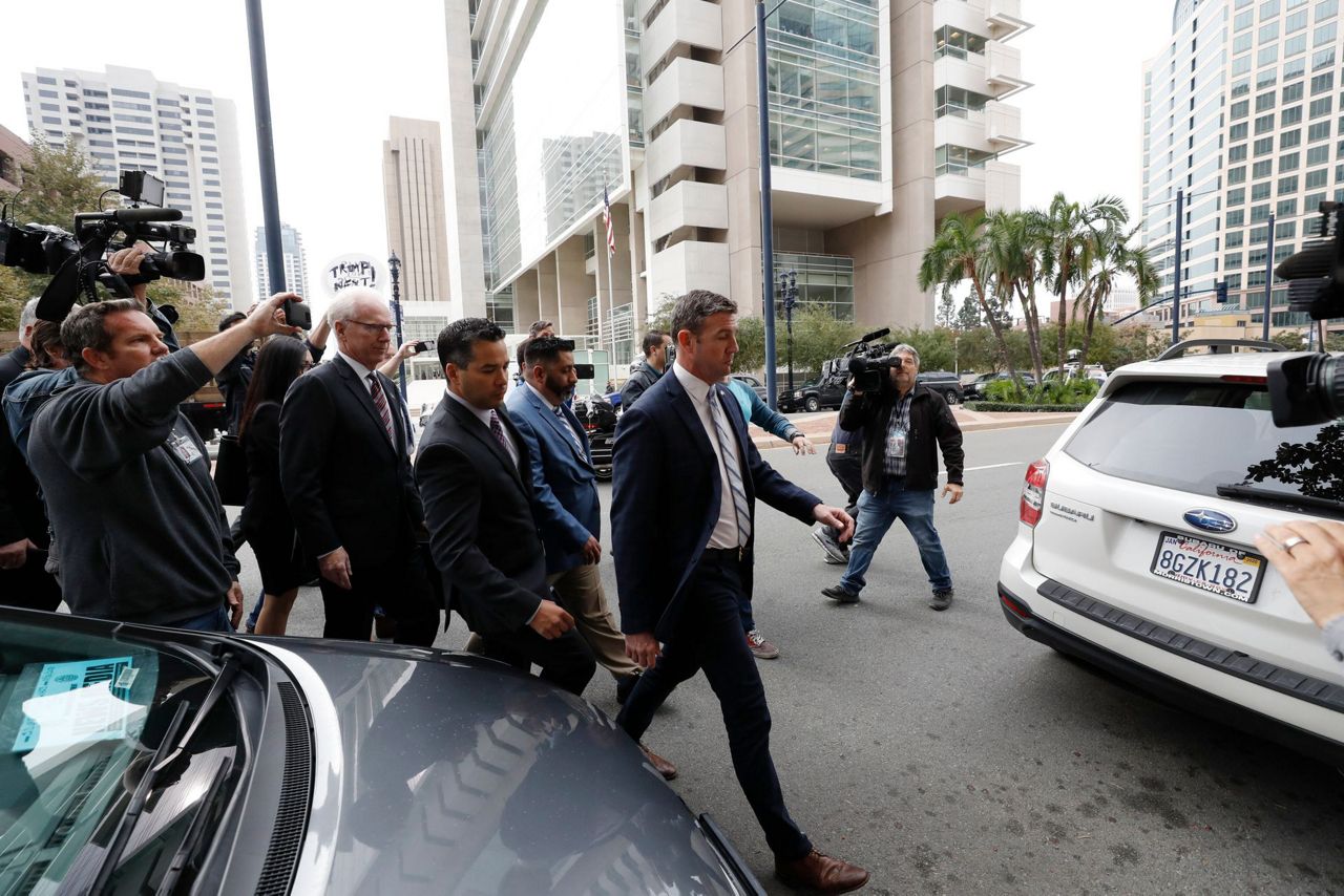 California Rep. Hunter plans to plead guilty, leave seat